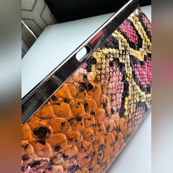 Fake Snake skin clutch wallet - Picture 4 of 9